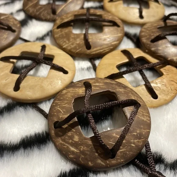 Beautiful Coconut Shell Woven Disc Medallion Tie Belt - Picture 4 of 7